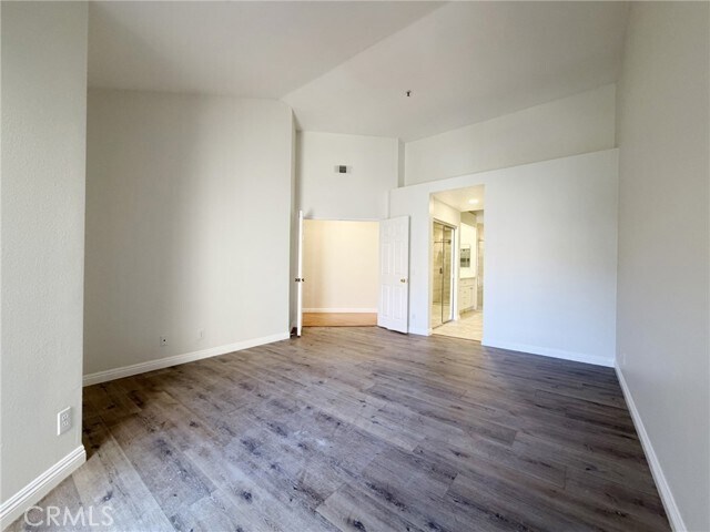 Building Photo - 53 Cartier Aisle