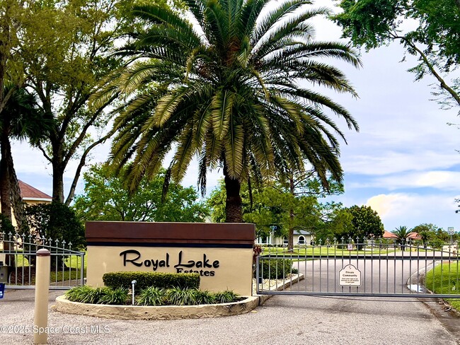 Building Photo - 929 Hialeah St