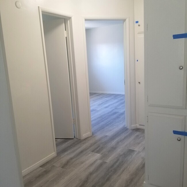 Walkway - 3434 W 170th St