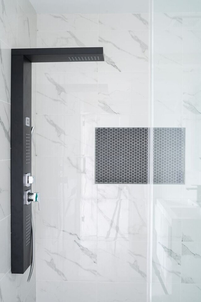 Building Photo - Brand New Luxury Townhouses