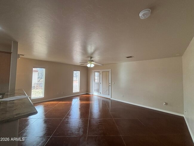 Building Photo - 5342 S San Pedro Ave