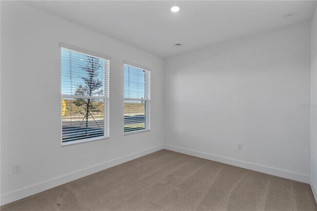 Building Photo - 15381 Hamlin Pk Dr