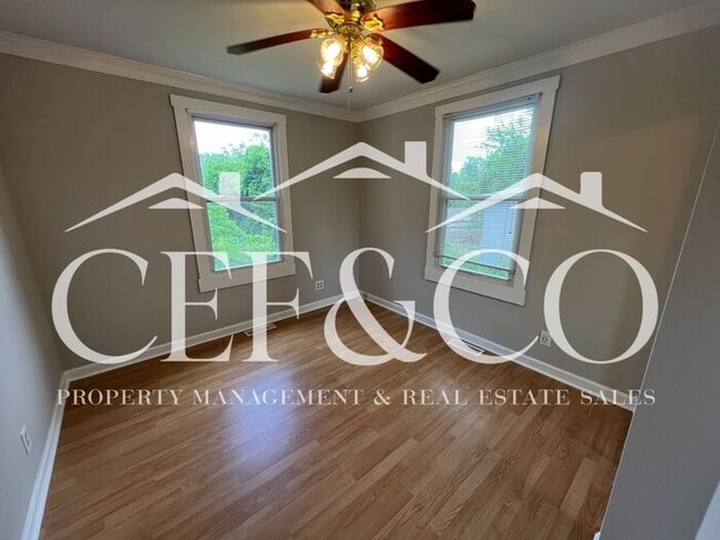 Building Photo - Charming 2-Bedroom, 1-Bathroom Home Availa...
