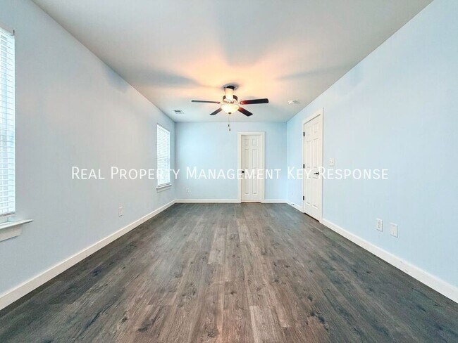 Building Photo - 213 Emmett Dr