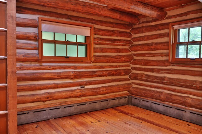 Building Photo - 980 Mine Rd