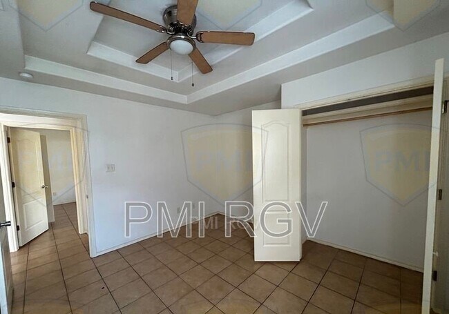 Building Photo - 1503 E Coyote St