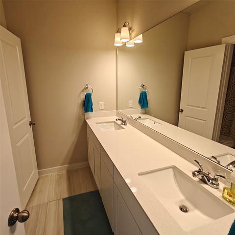 Building Photo - 1308 Creekbank Dr