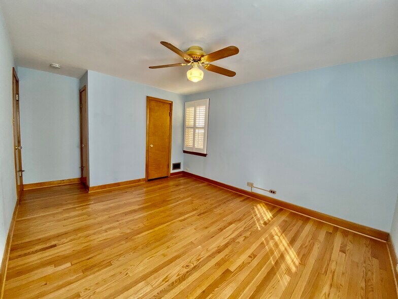 Building Photo - 1626 Maple Ave