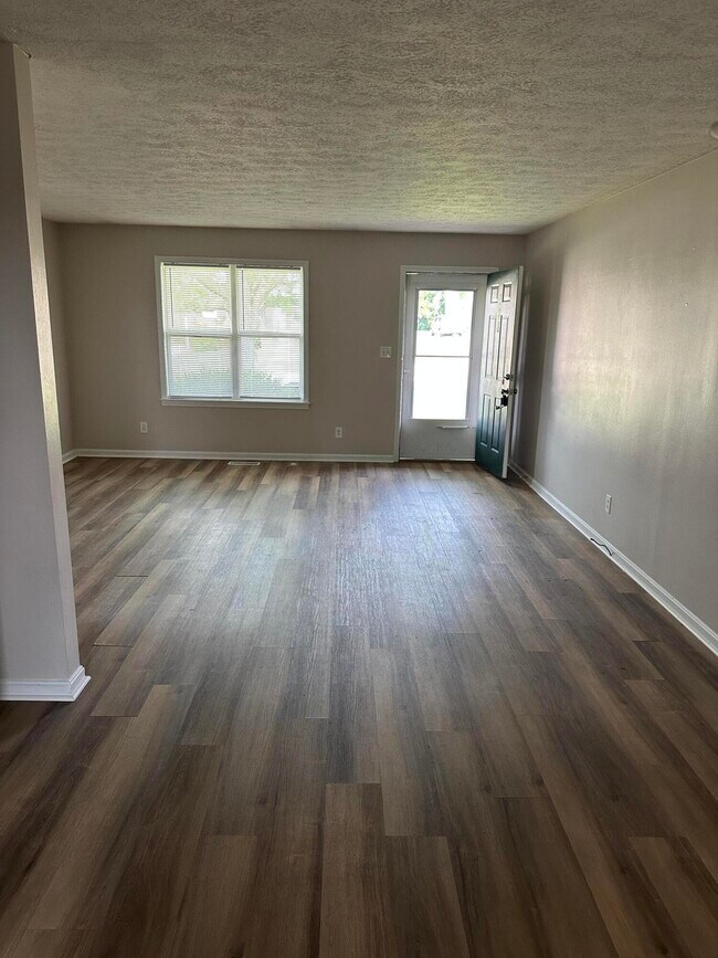 Building Photo - 788 Ridgeview Dr