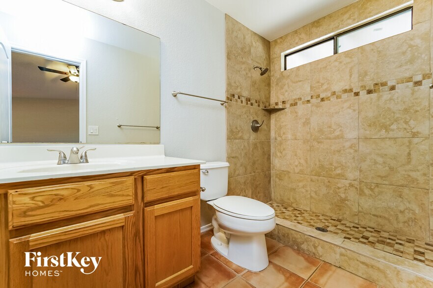 Building Photo - 2530 W Cezanne Cir