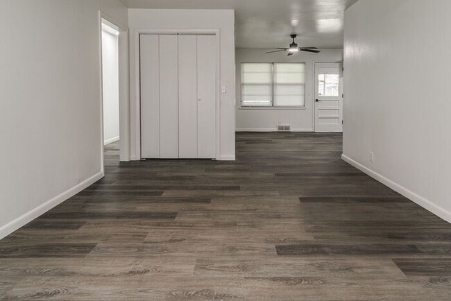 Building Photo - 2417 Becker Pl