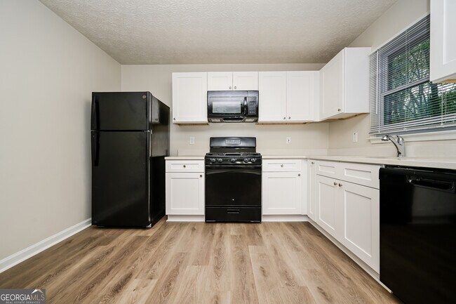 Building Photo - 40 Derby Country Dr