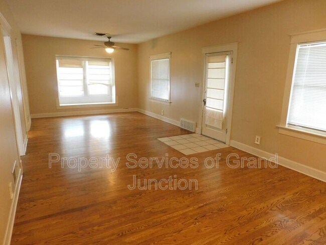 Building Photo - 930 Ouray Ave