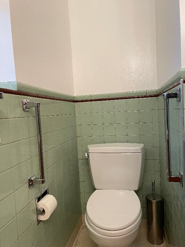 Building Photo - 129 126th St E