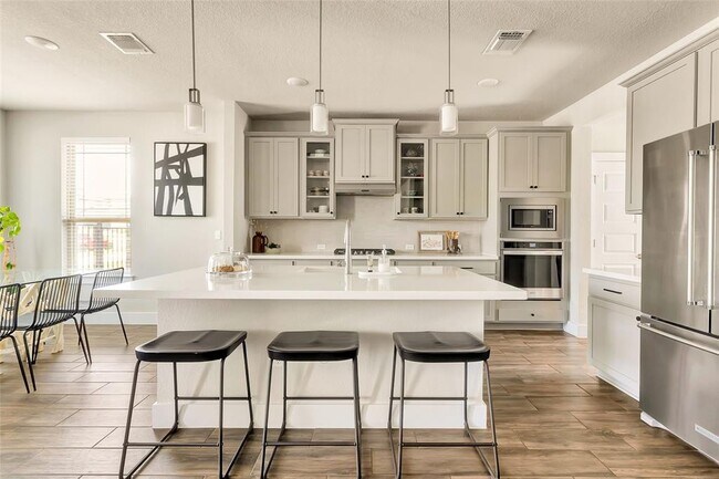 Building Photo - 8415 Laughlin Ln