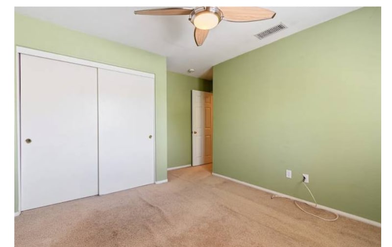 Building Photo - 21553 Oak Dr