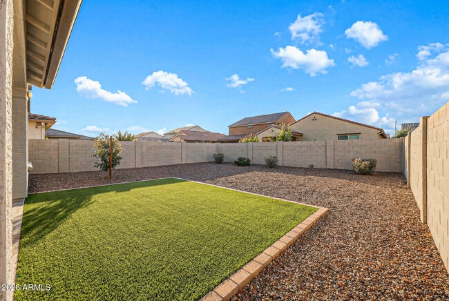 Building Photo - 9009 W San Miguel Ave