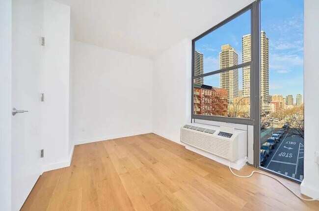 Building Photo - 2 bedroom in New York NY 10035