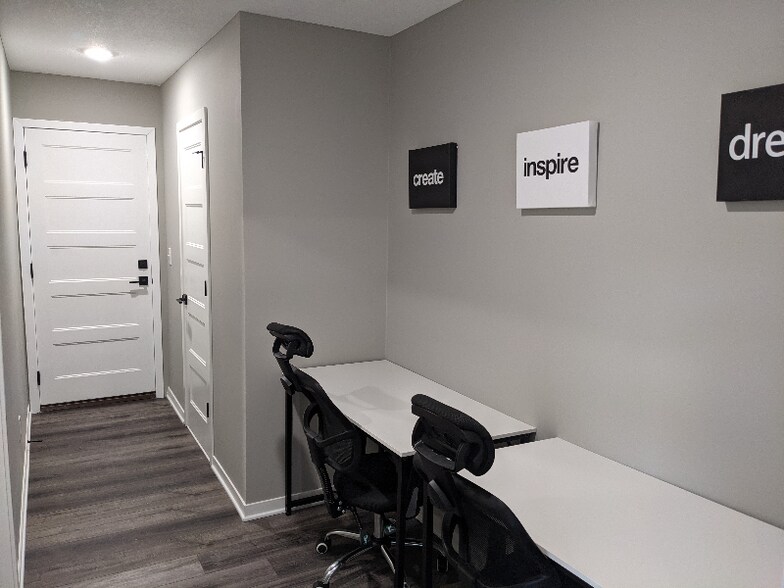 Building Photo - 7105 N Walnut St