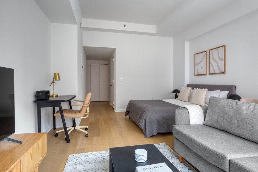 Building Photo - 535 W 23 St