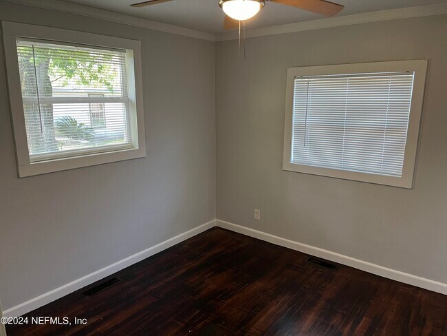 Building Photo - 5246 Poppy Dr