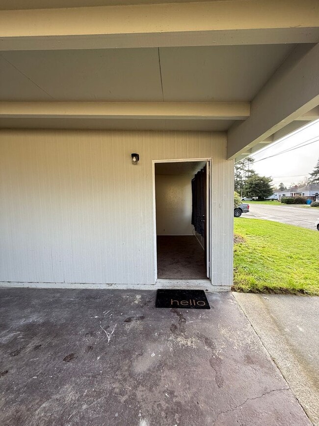 Building Photo - 1123 Vernon St