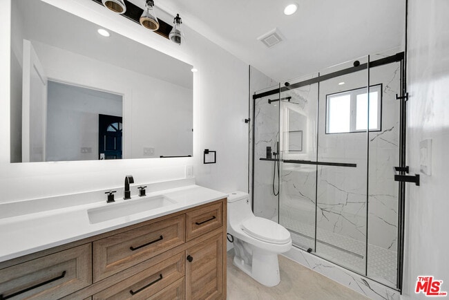 Building Photo - 23500 Aetna St