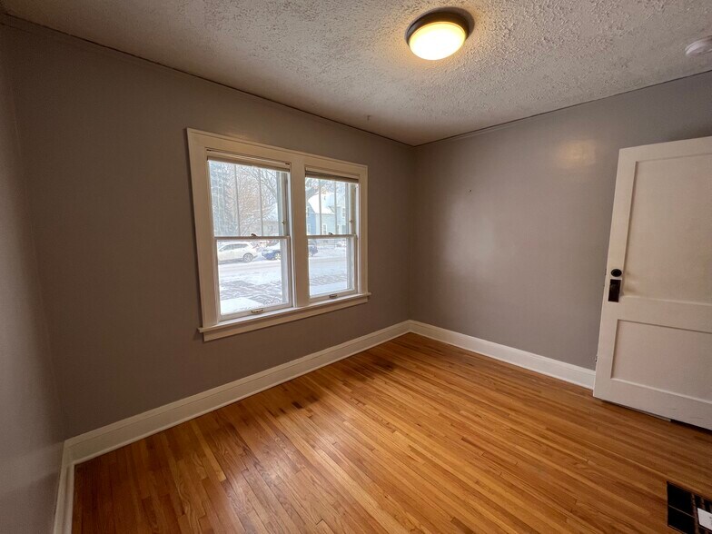 Bedroom 3 - 1015 20th Ave SE