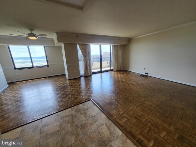 Building Photo - 1300 Crystal Dr