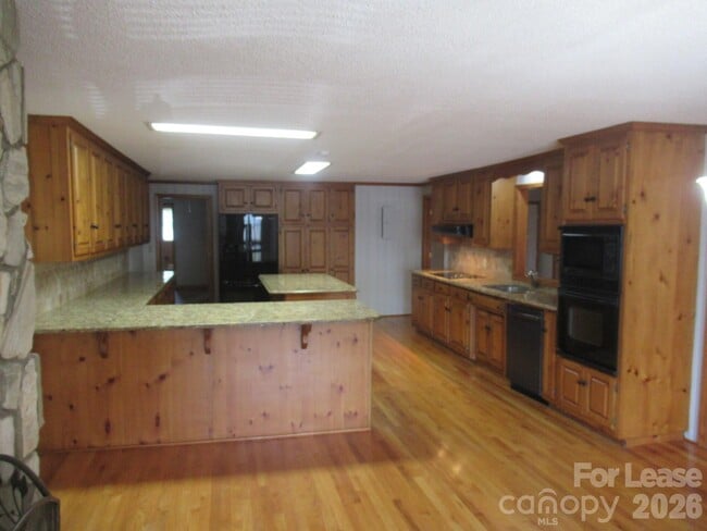 Building Photo - 7800 Cherry Point Dr