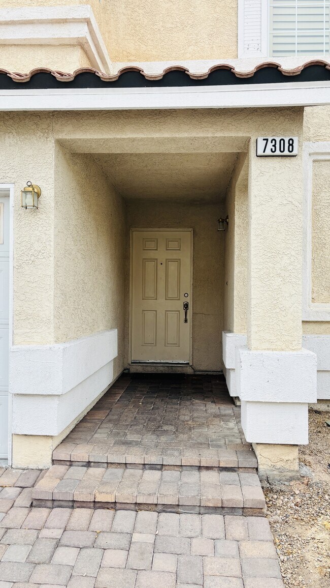 Building Photo - 7308 Laburnum St