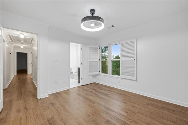 Building Photo - 1809 Shelburne Ridge