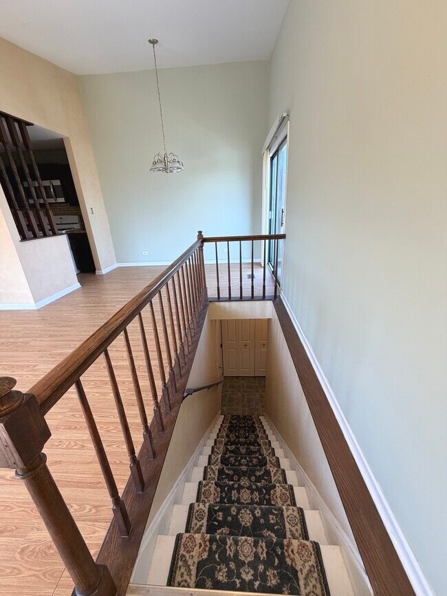 Building Photo - 380 Pierce Ct