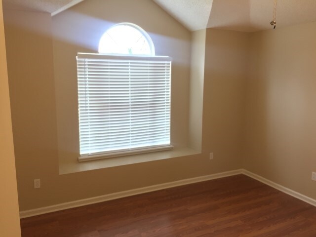 Building Photo - 578 Prindle Dr E
