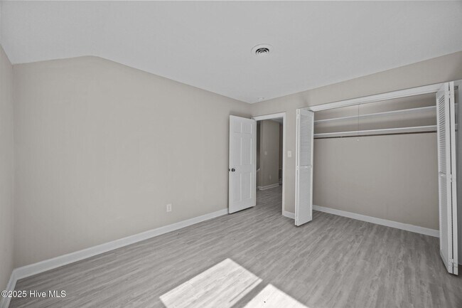 Building Photo - 125 Pirates Rd
