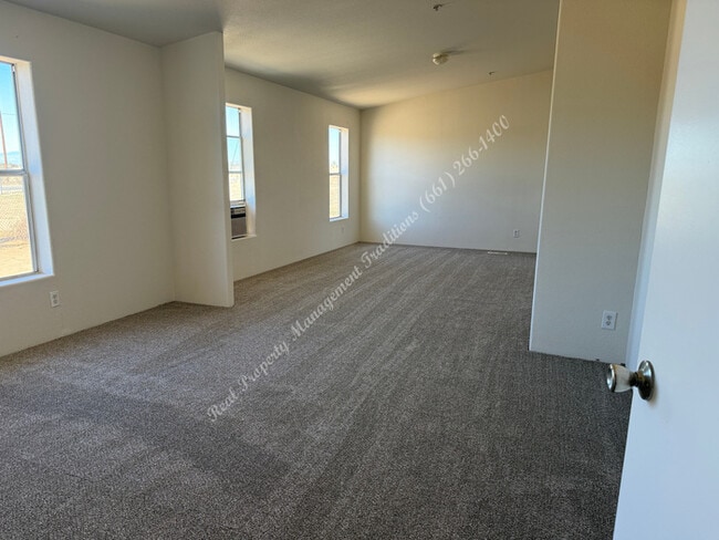 Building Photo - 43438 170th St E