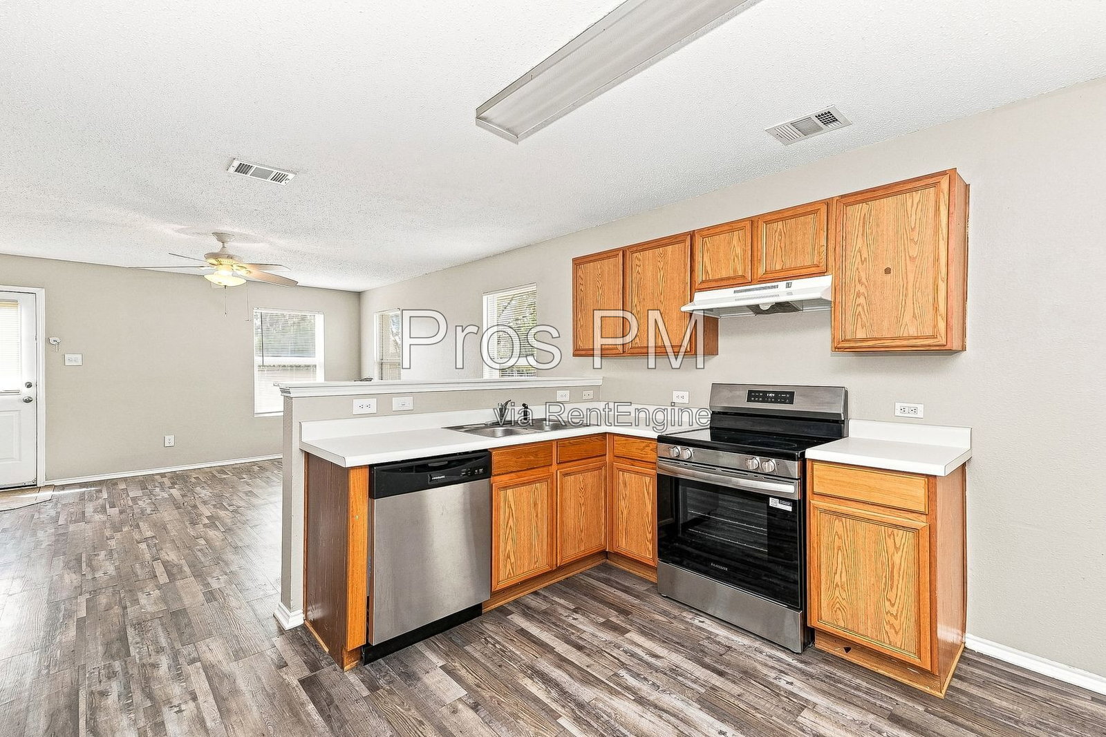 Building Photo - 5013 Waterford Dr
