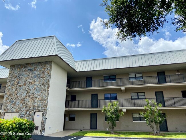 Primary Photo - 325 Tangle Run Blvd