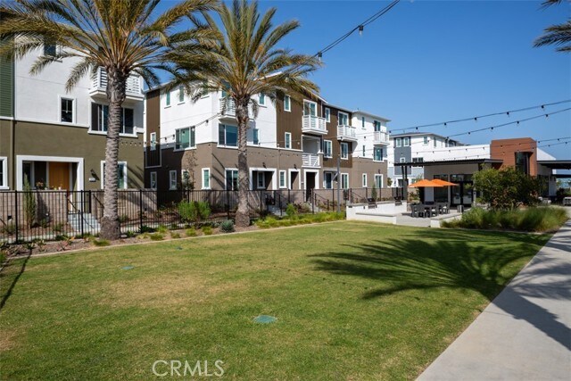 Building Photo - 27875 Viewpoint Dr