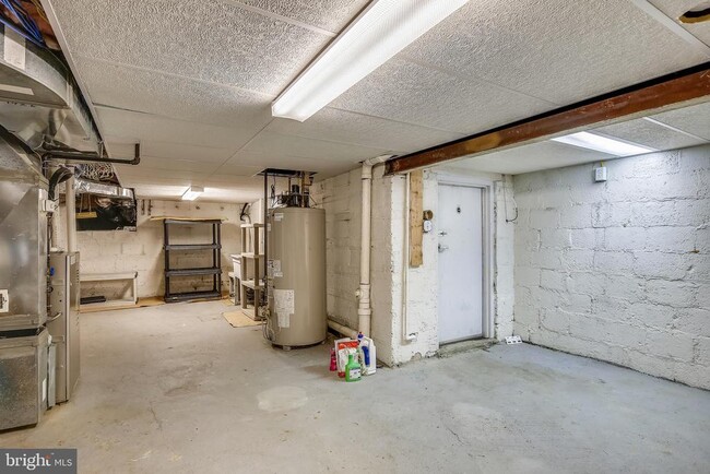 Building Photo - 119 N Peyton St