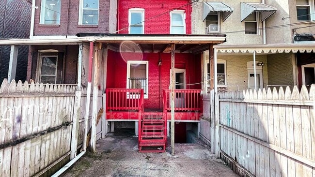 Building Photo - 317 S Mount St