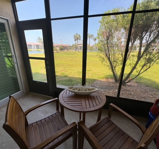 Building Photo - 2 bedroom 2 bathroom furnished seasonal re...