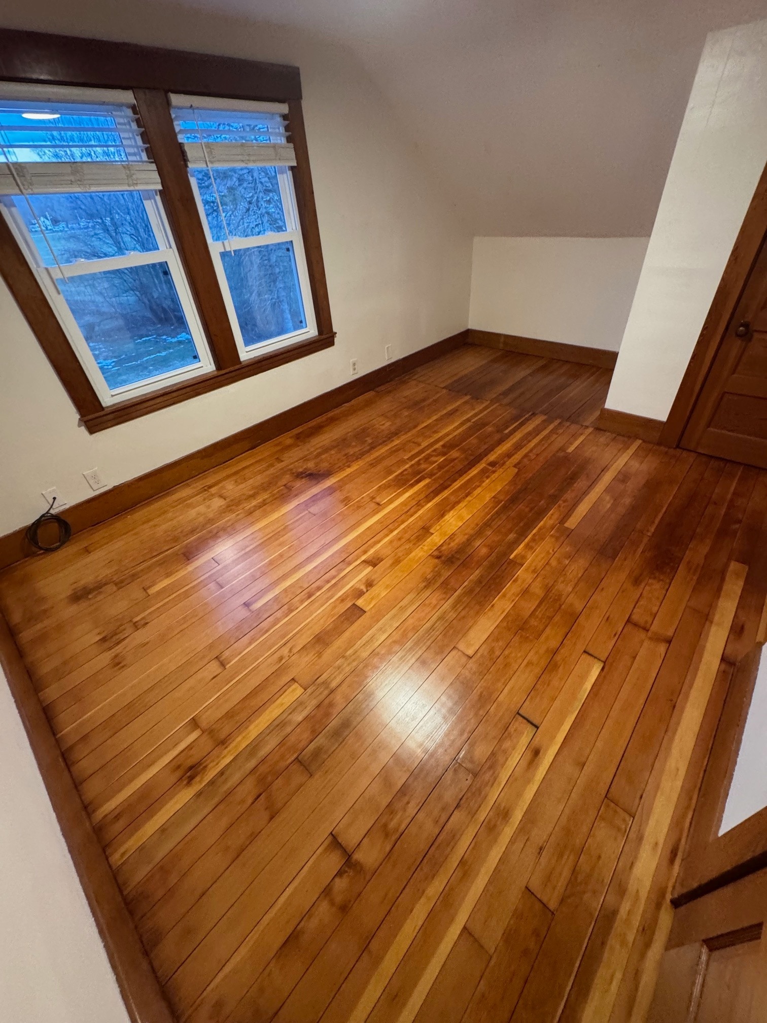 Building Photo - 319 Bridge St