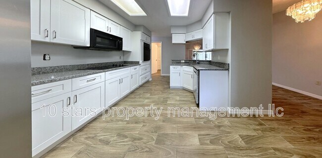 Building Photo - 601 Stone Dr