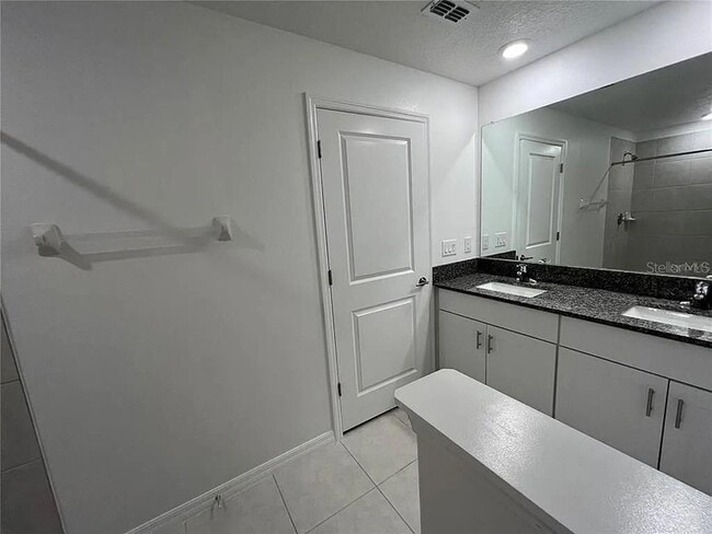 Building Photo - 30810 Veridian Wy