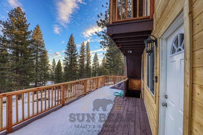 Building Photo - Bright Home in Incline! - Reduced Price!! - 1 Dog upon Approval