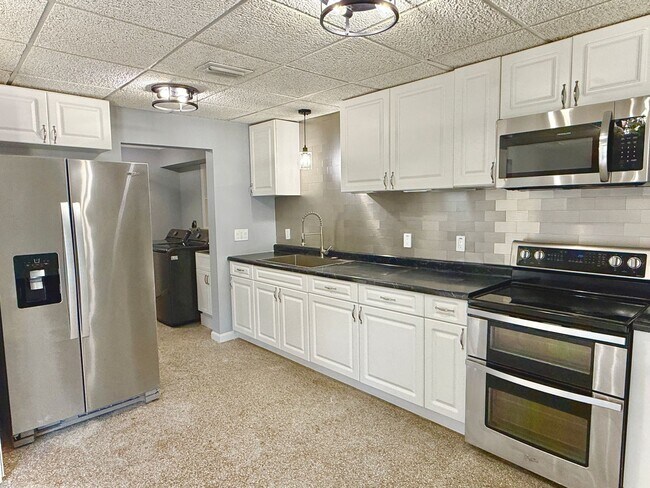 Building Photo - 1835 42nd Ave