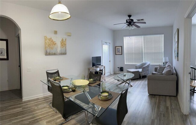 Building Photo - 2307 Butterfly Palm Way