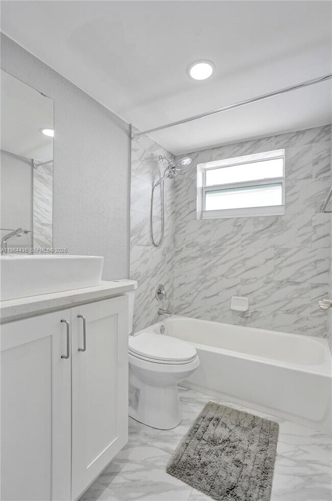 Building Photo - 6000 N Ocean Blvd