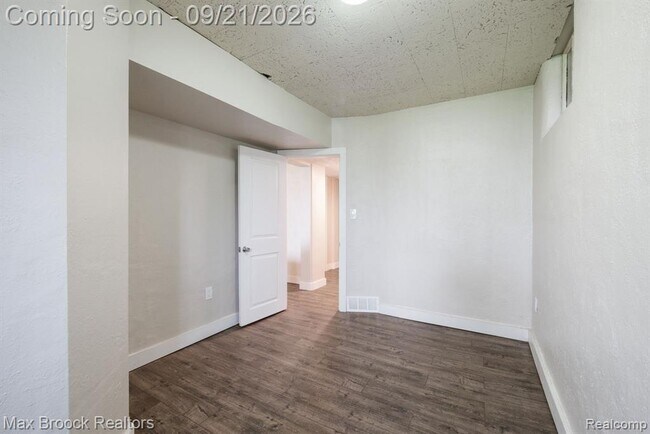 Building Photo - 4151 Bluebird Dr